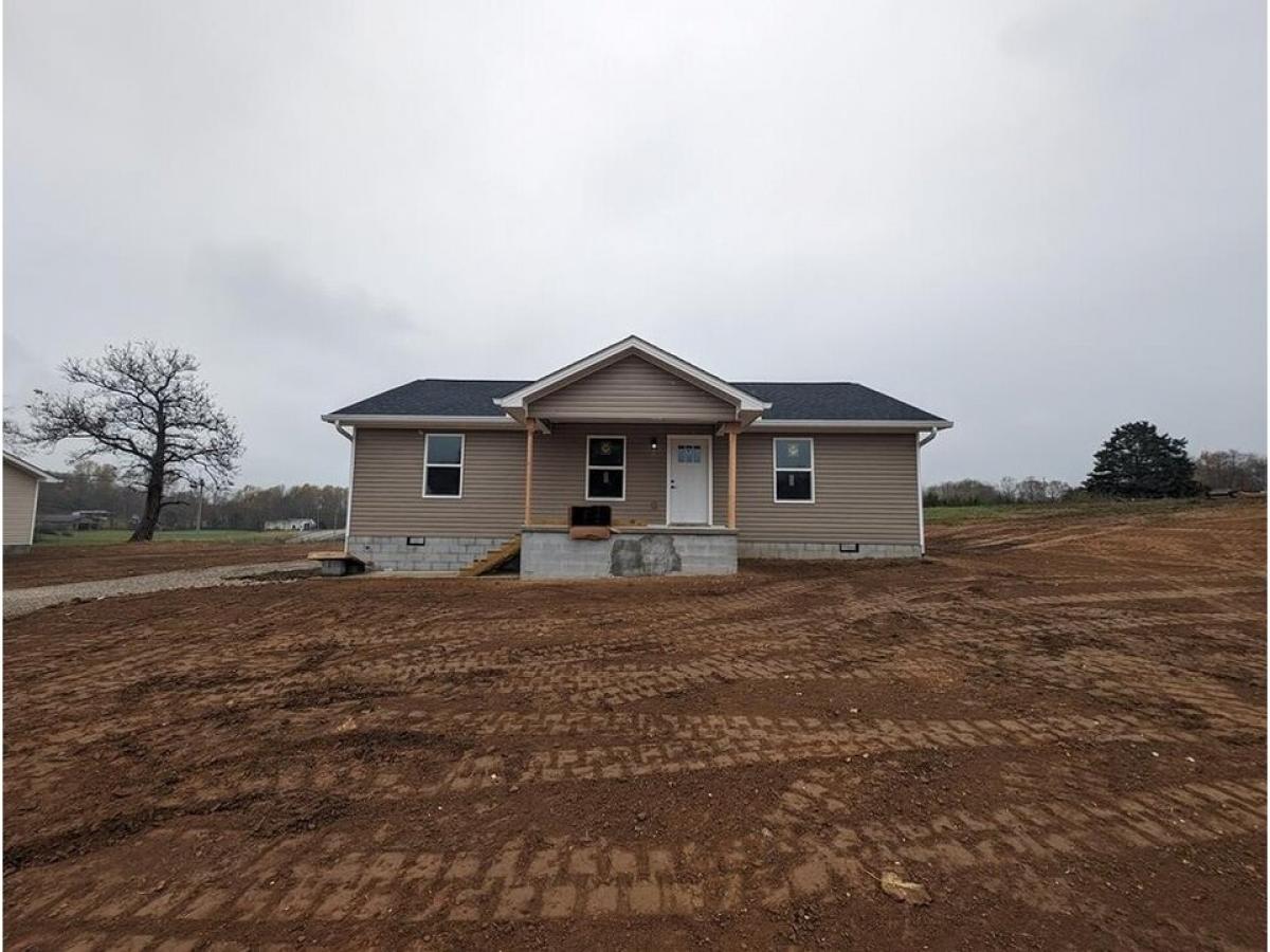 Picture of Home For Sale in Pall Mall, Tennessee, United States