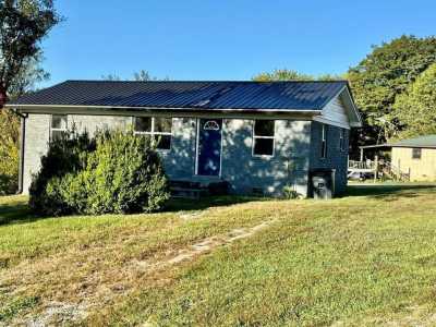 Home For Sale in Red Boiling Springs, Tennessee