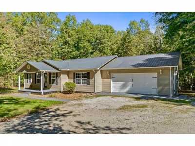 Home For Sale in Grimsley, Tennessee