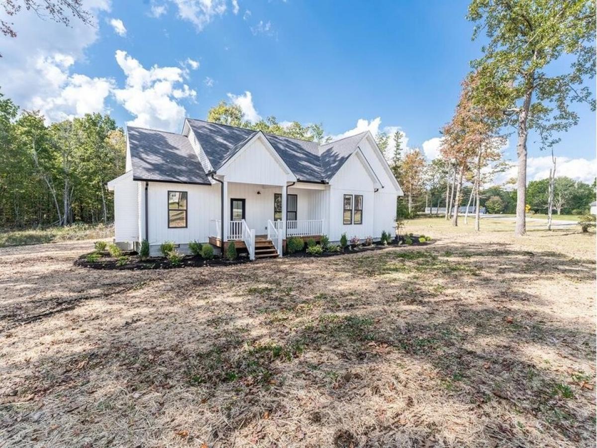 Picture of Home For Sale in Grimsley, Tennessee, United States