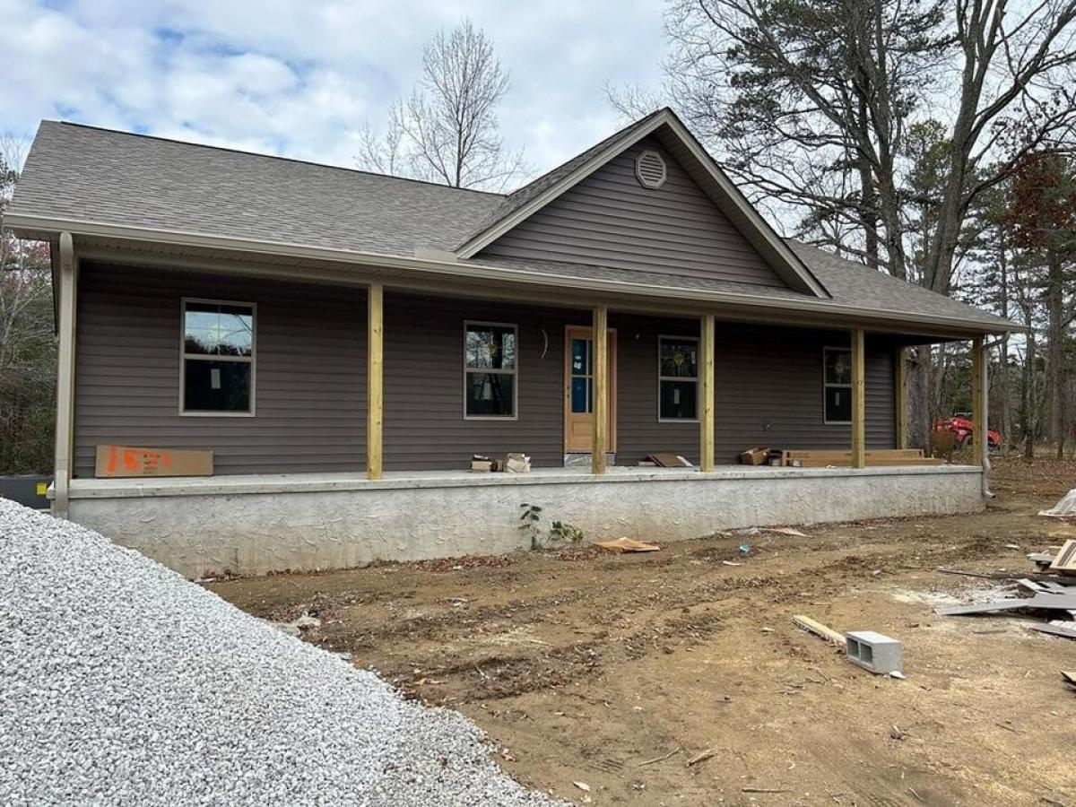 Picture of Home For Sale in Clarkrange, Tennessee, United States