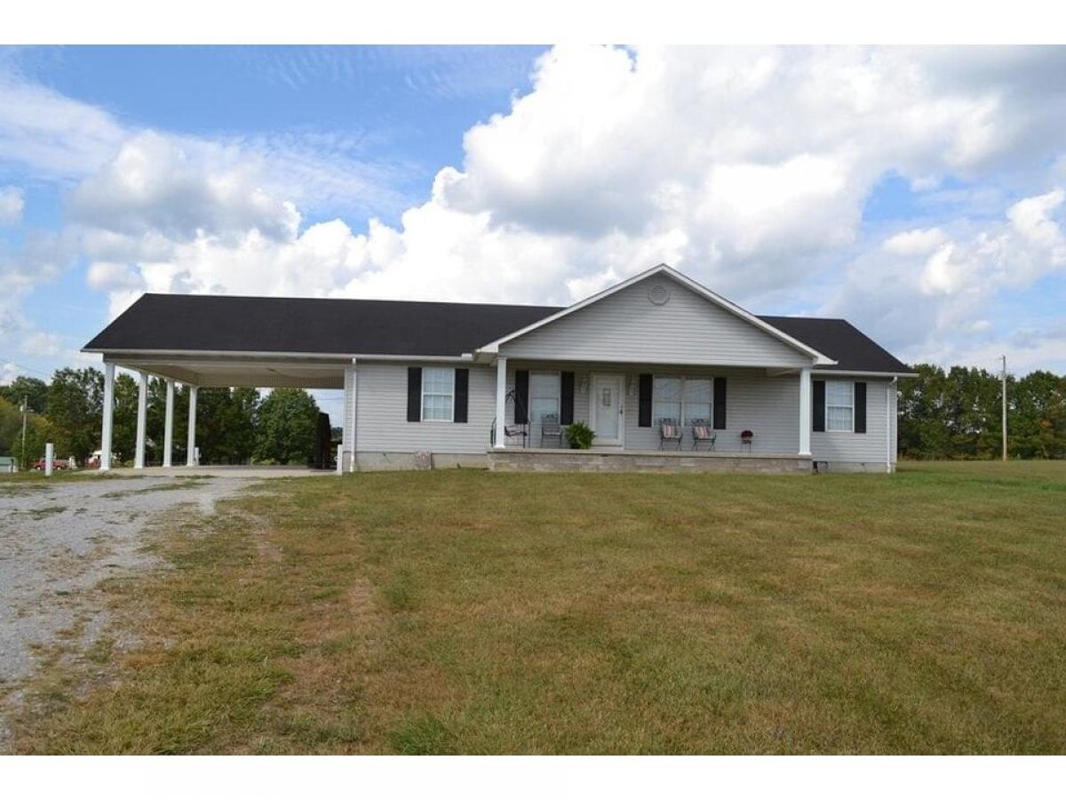 Picture of Home For Sale in Grimsley, Tennessee, United States