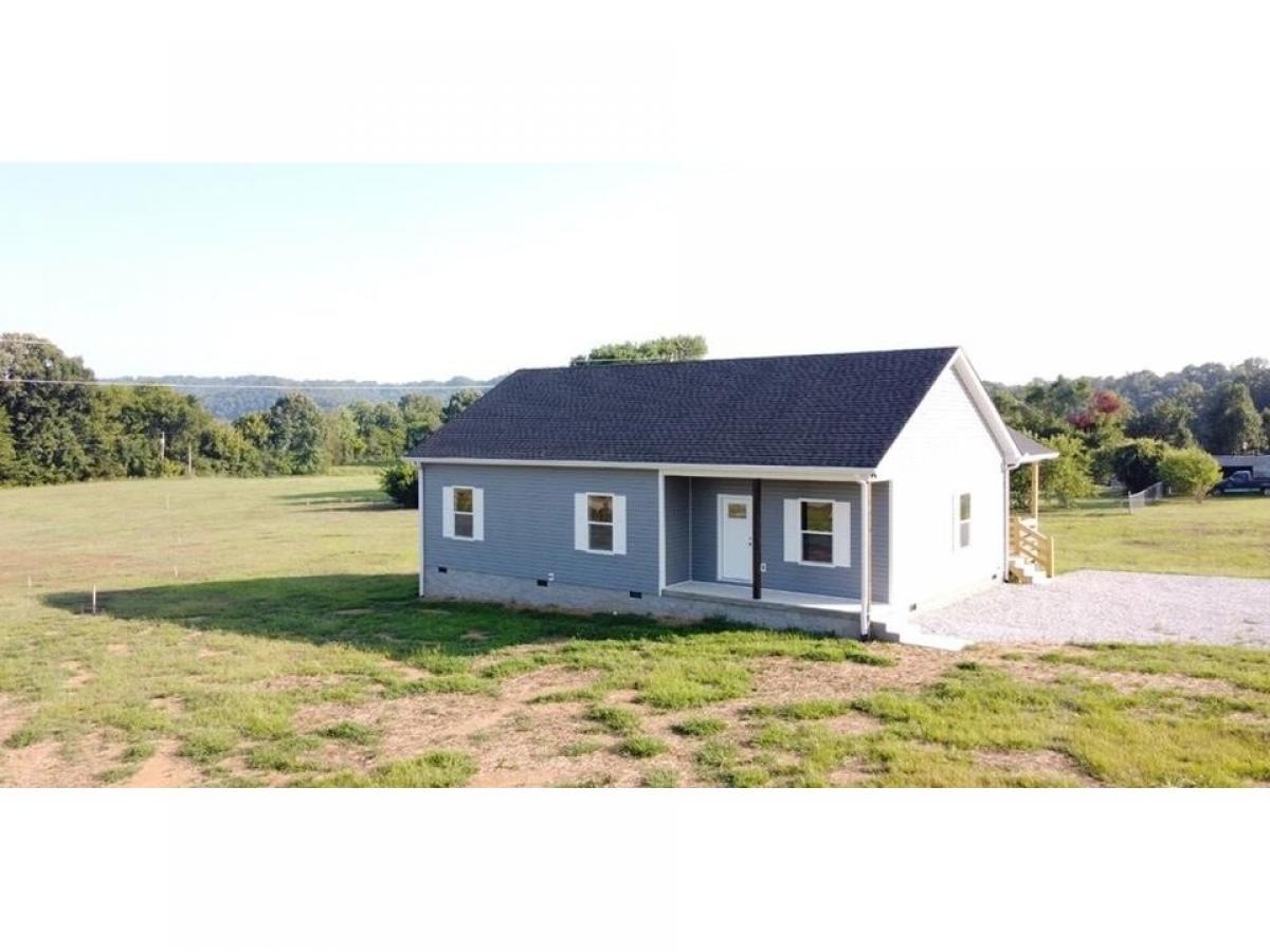 Picture of Home For Sale in Gainesboro, Tennessee, United States