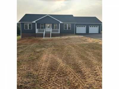 Home For Sale in Doyle, Tennessee