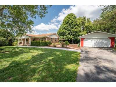 Home For Sale in Pikeville, Tennessee