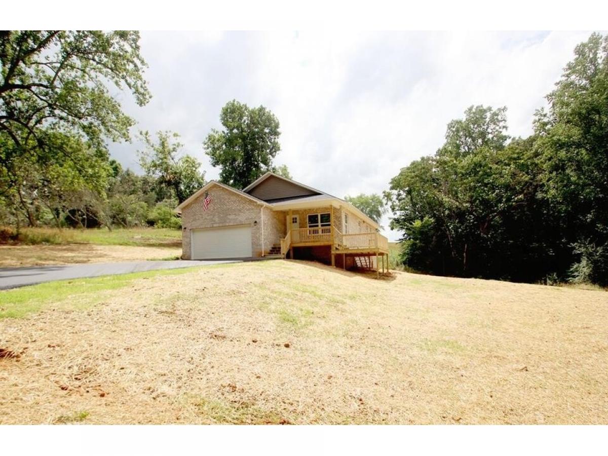 Picture of Home For Sale in Sparta, Tennessee, United States