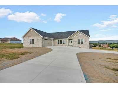 Home For Sale in Crossville, Tennessee