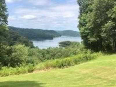 Home For Sale in Byrdstown, Tennessee