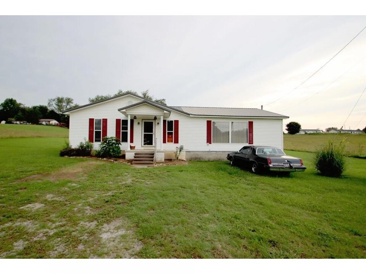 Picture of Home For Sale in Sparta, Tennessee, United States