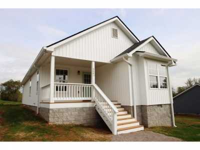 Home For Sale in Doyle, Tennessee