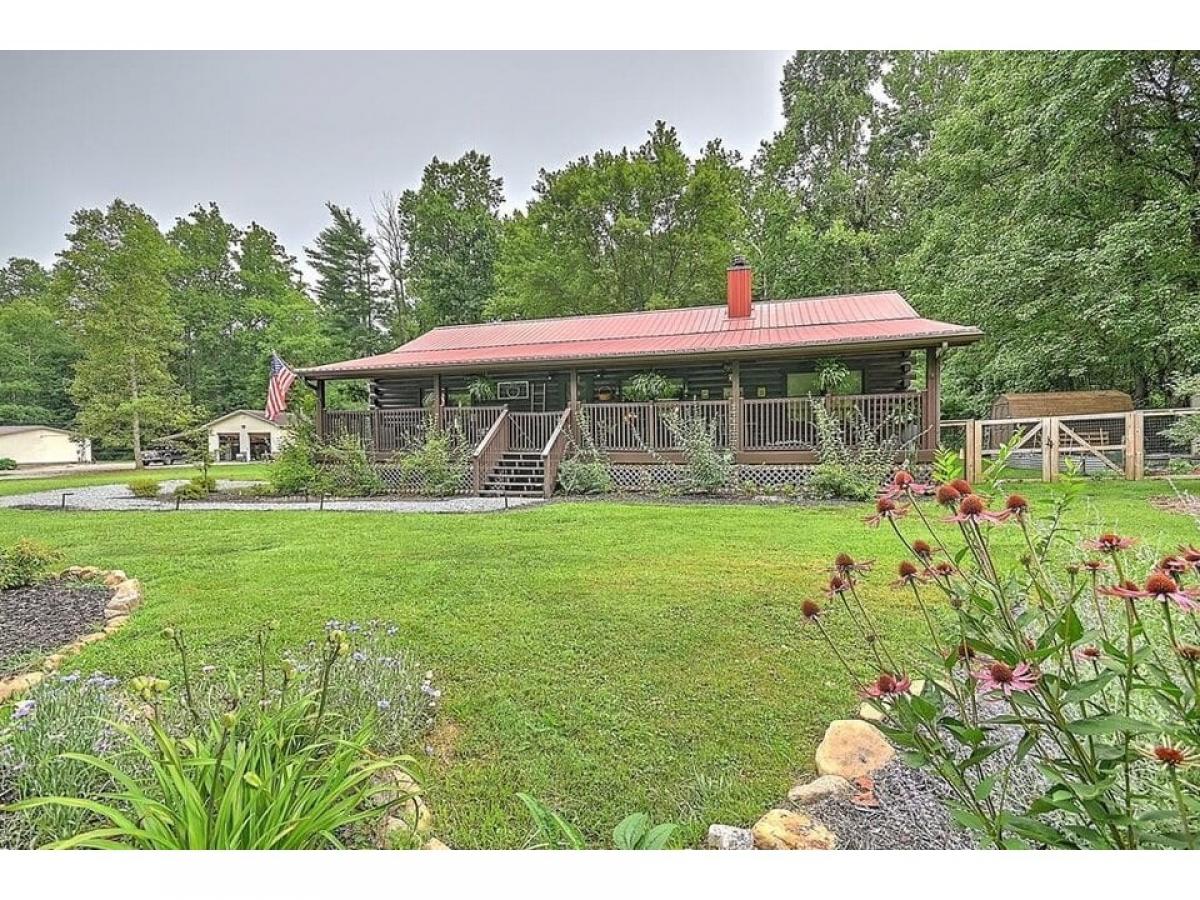 Picture of Home For Sale in Elizabethton, Tennessee, United States