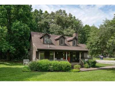 Home For Sale in Spencer, Tennessee