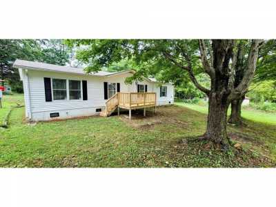 Home For Sale in Spencer, Tennessee