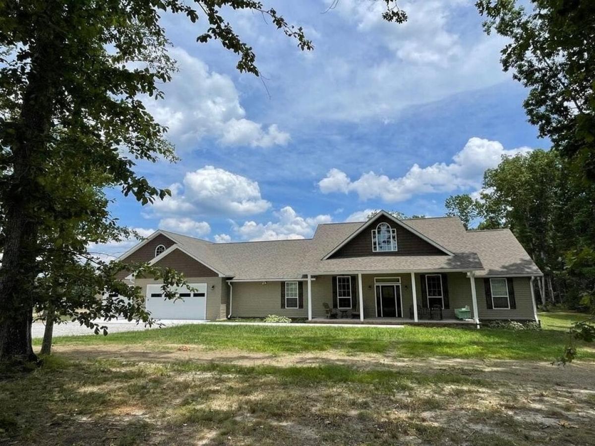 Picture of Home For Sale in Clarkrange, Tennessee, United States