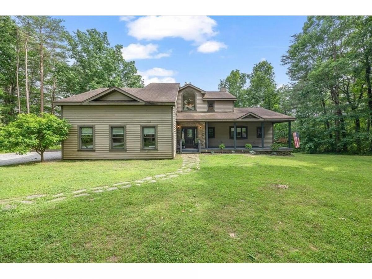 Picture of Home For Sale in Spencer, Tennessee, United States