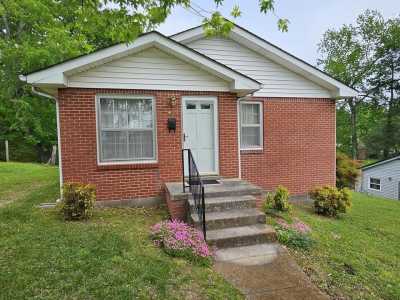 Home For Sale in Carthage, Tennessee