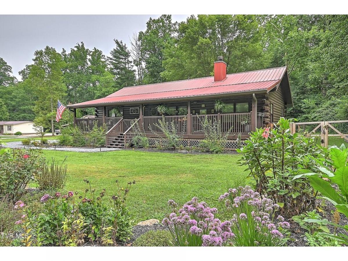 Picture of Home For Sale in Elizabethton, Tennessee, United States