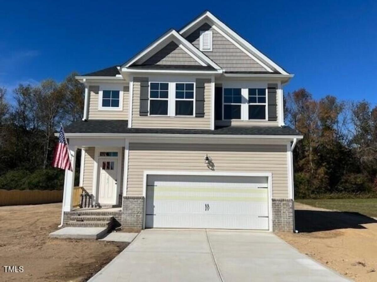 Picture of Home For Sale in Lillington, North Carolina, United States