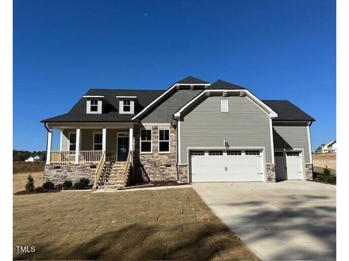 Picture of Home For Sale in Angier, North Carolina, United States