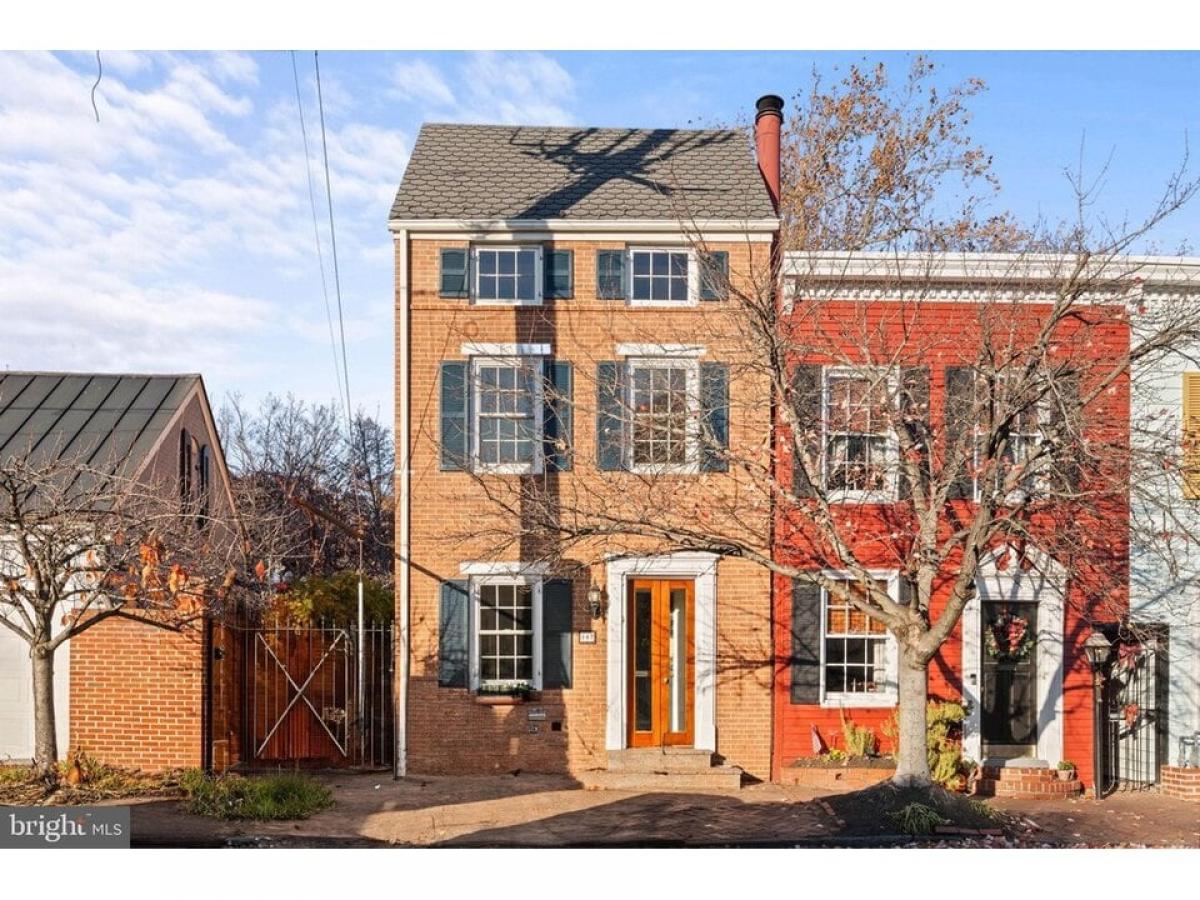 Picture of Home For Sale in Alexandria, Virginia, United States