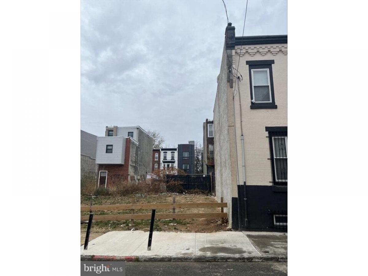 Picture of Residential Land For Sale in Philadelphia, Pennsylvania, United States