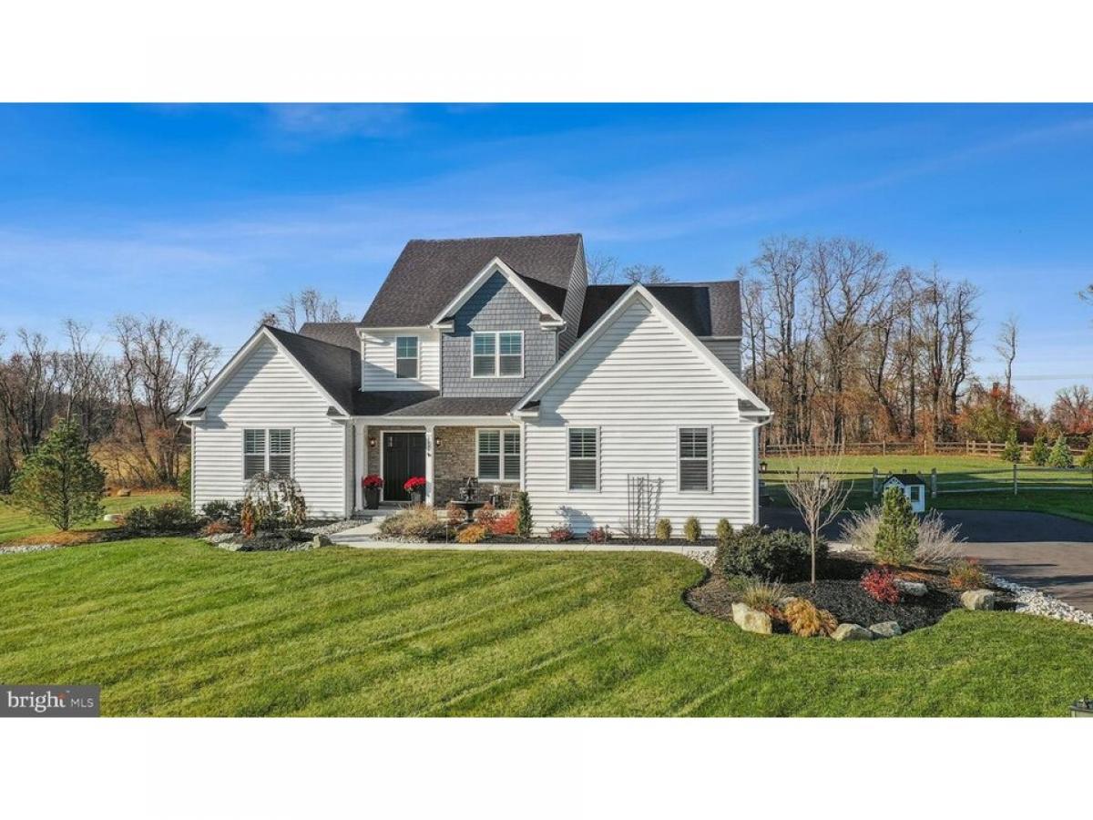 Picture of Home For Sale in Hellertown, Pennsylvania, United States