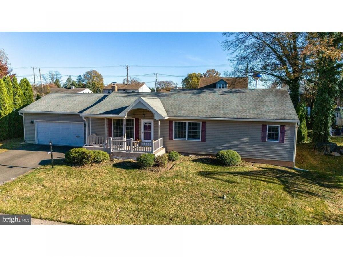 Picture of Home For Sale in Lansdale, Pennsylvania, United States