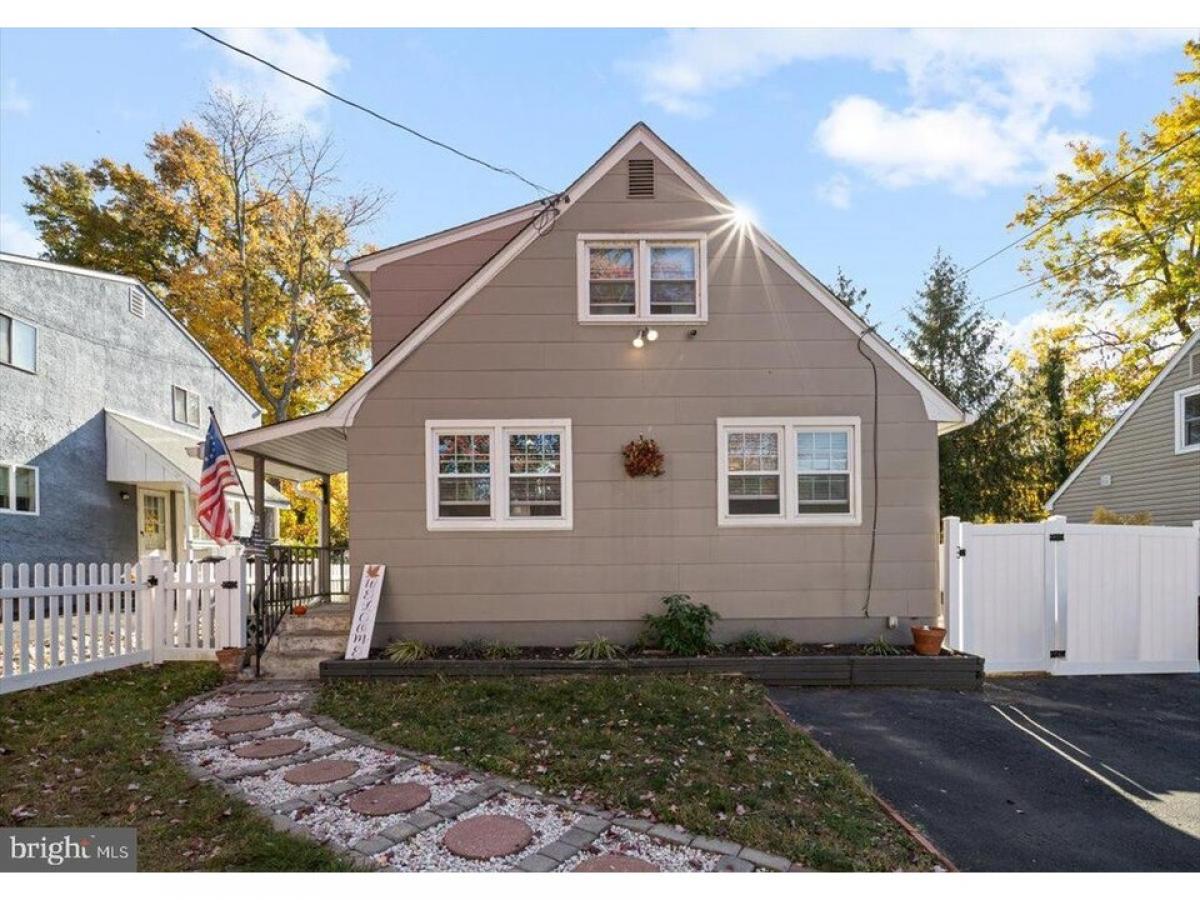 Picture of Home For Sale in Horsham, Pennsylvania, United States