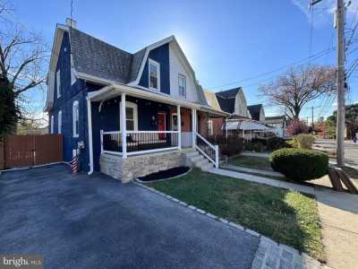 Home For Sale in Ardmore, Pennsylvania