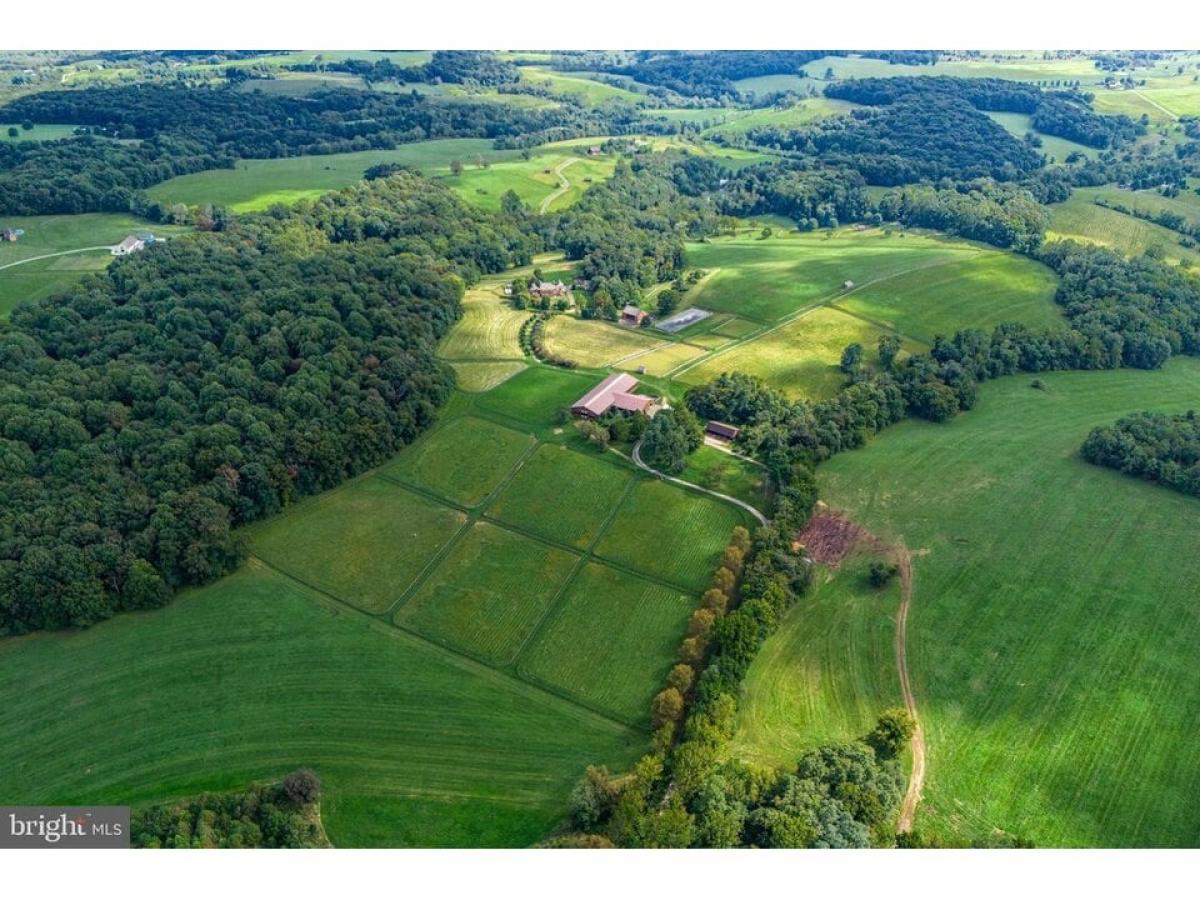 Picture of Farm For Sale in East Fallowfield Township, Pennsylvania, United States