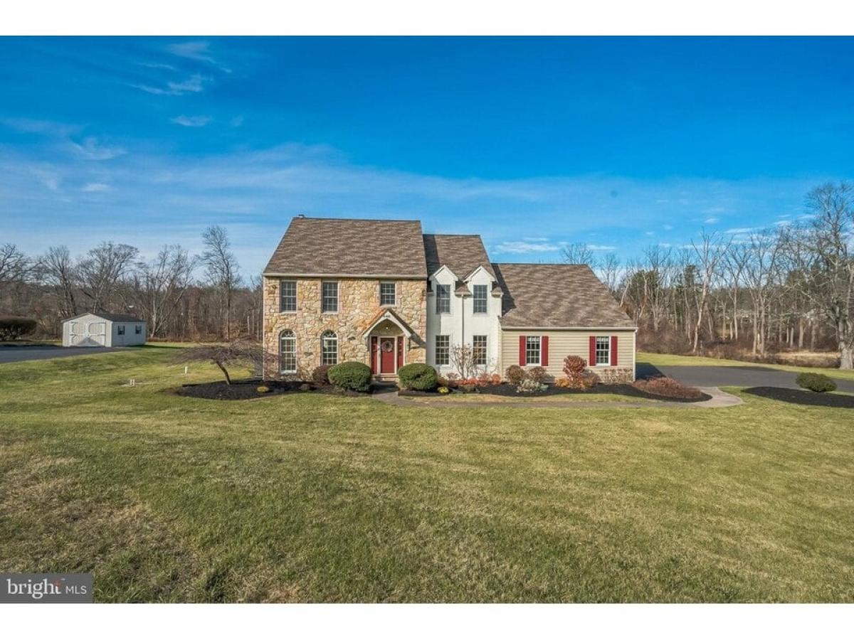 Picture of Home For Sale in Doylestown, Pennsylvania, United States