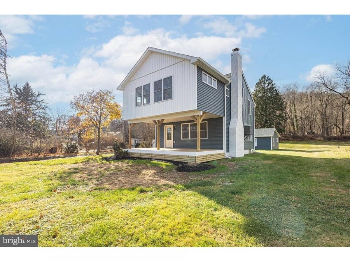 Picture of Home For Sale in Upper Black Eddy, Pennsylvania, United States