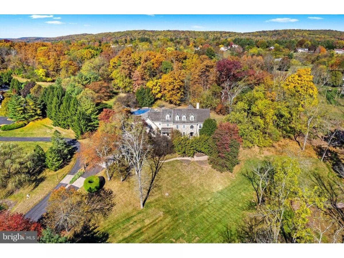 Picture of Home For Sale in Newtown, Pennsylvania, United States