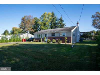 Home For Sale in Warminster, Pennsylvania