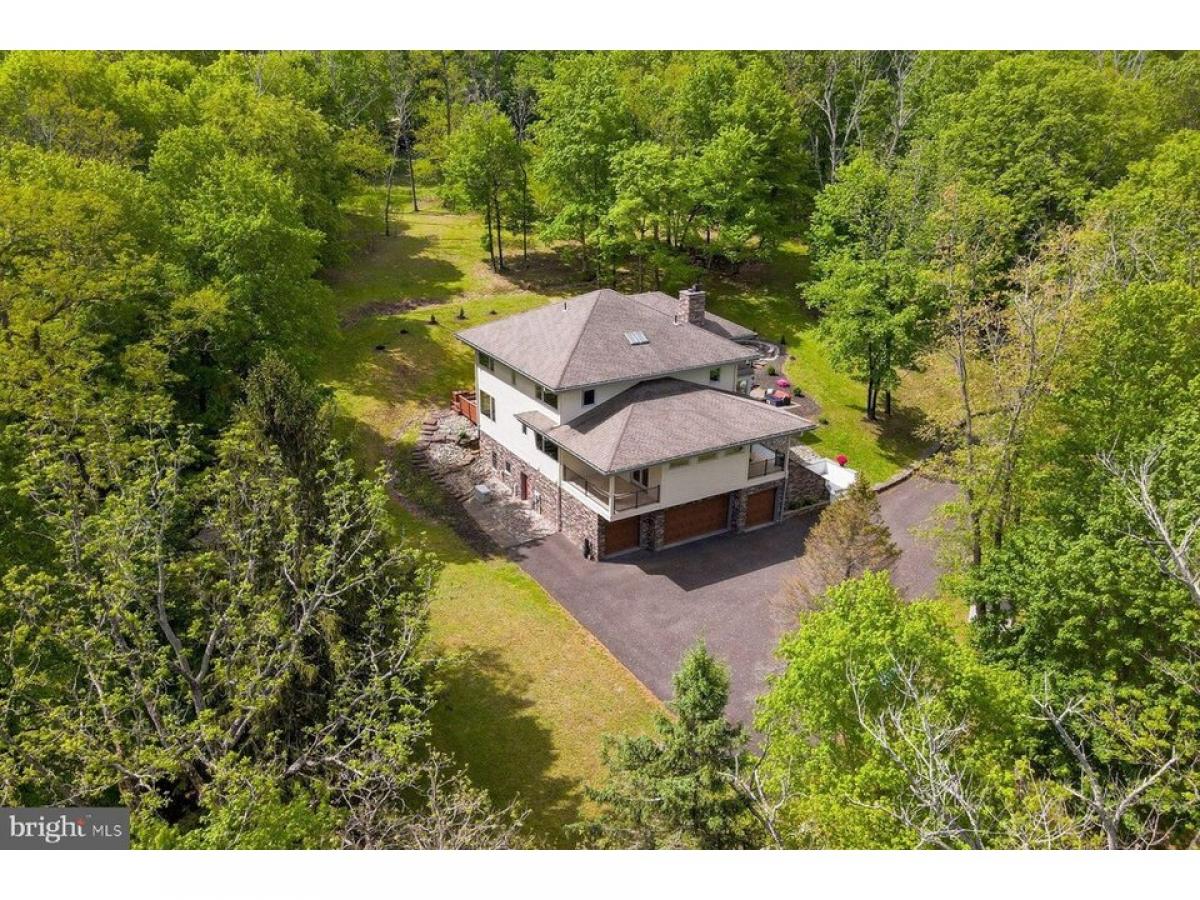 Picture of Home For Sale in Washington Crossing, Pennsylvania, United States