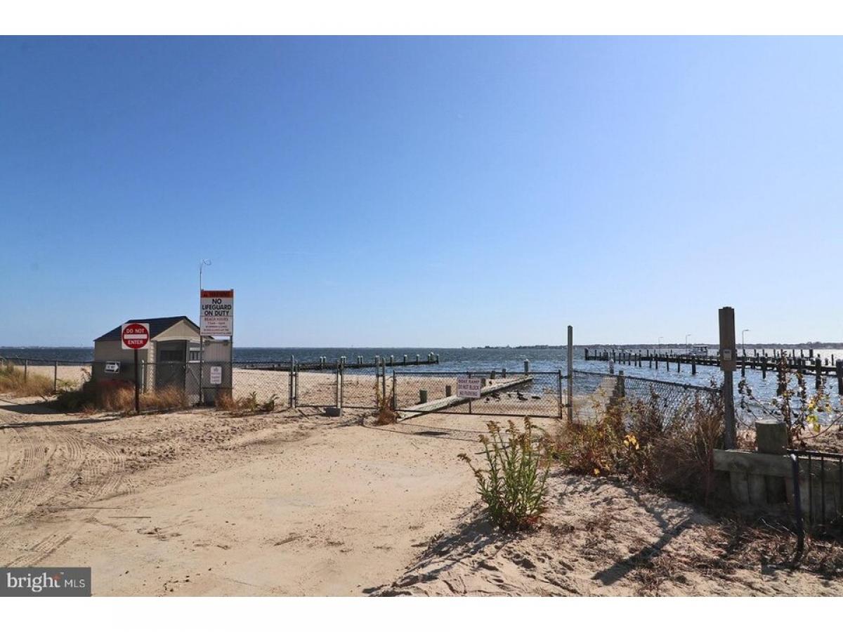 Picture of Home For Sale in Toms River, New Jersey, United States