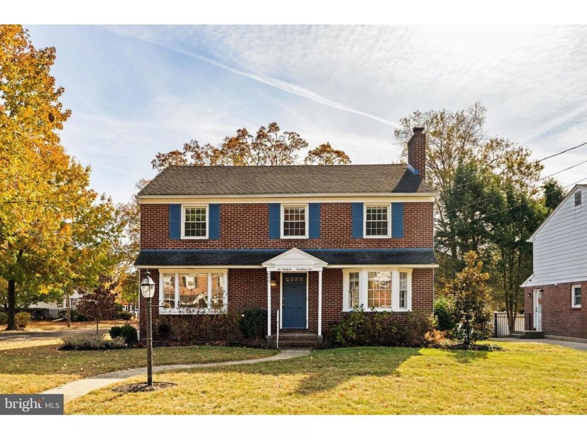 Picture of Home For Sale in Haddonfield, New Jersey, United States