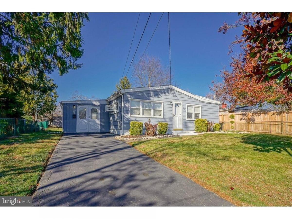 Picture of Home For Sale in Maple Shade, New Jersey, United States