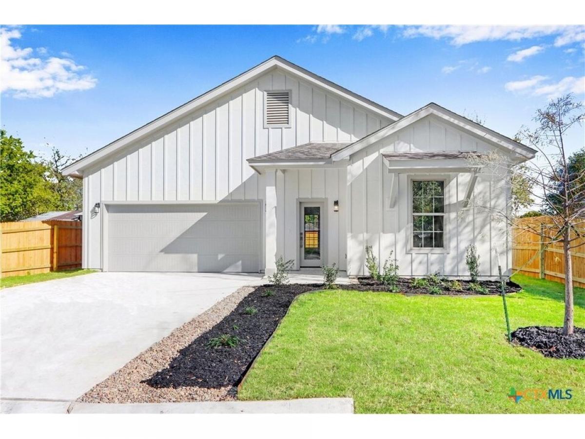 Picture of Home For Sale in Seguin, Texas, United States