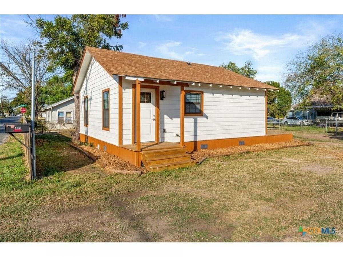 Picture of Home For Sale in Seguin, Texas, United States