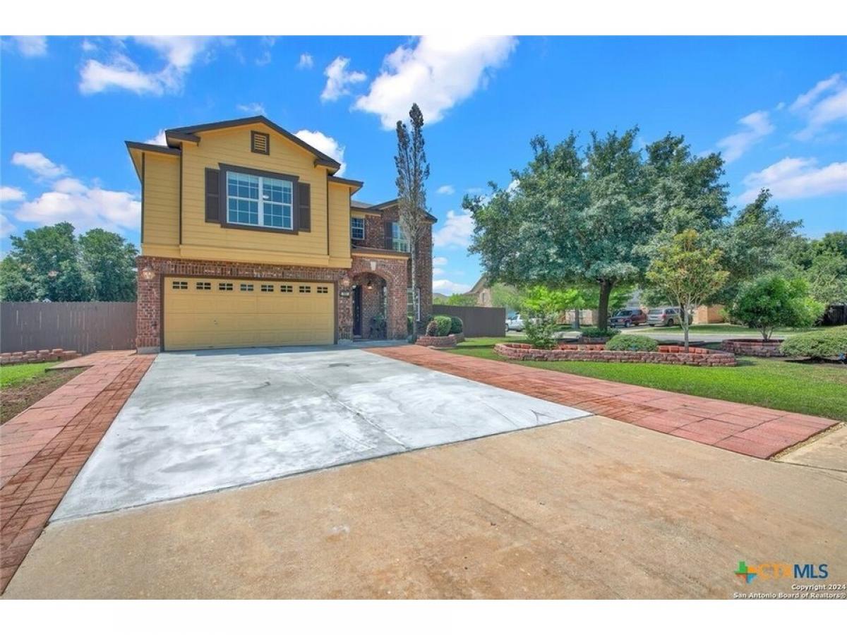 Picture of Home For Sale in Kyle, Texas, United States