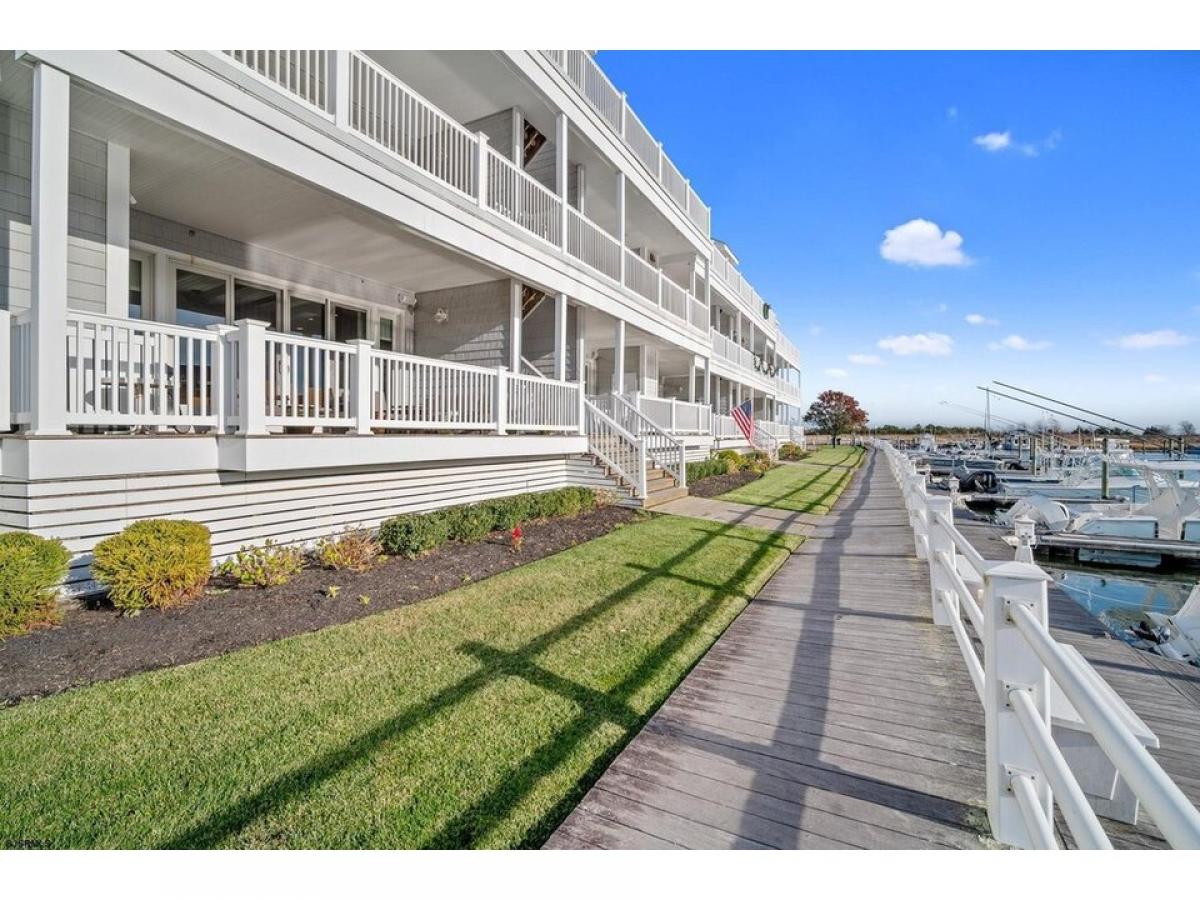 Picture of Home For Sale in Somers Point, New Jersey, United States