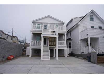 Home For Sale in Atlantic City, New Jersey