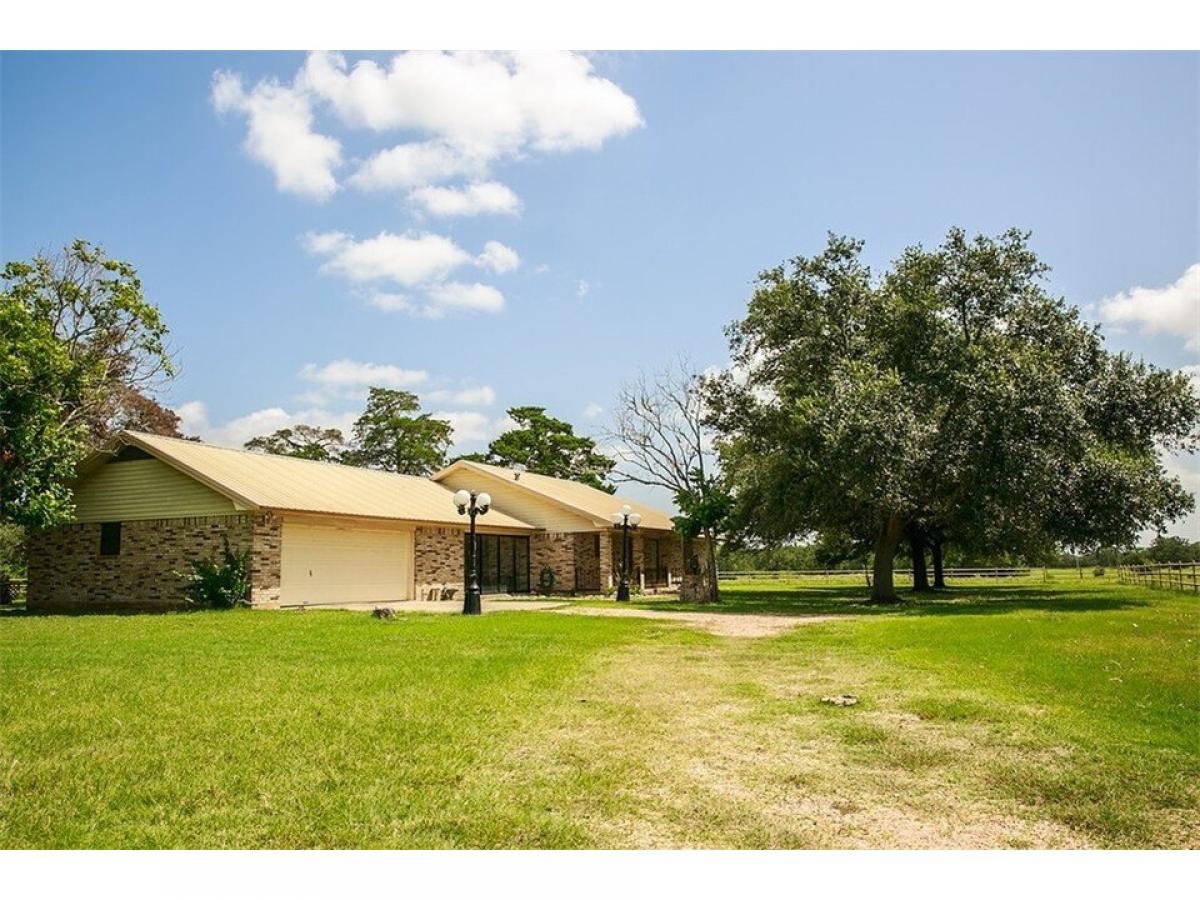 Picture of Farm For Sale in Carmine, Texas, United States