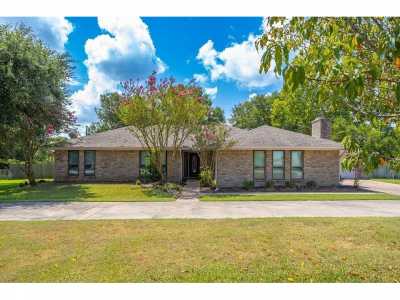 Home For Sale in Brenham, Texas