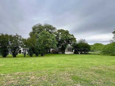 Home For Sale in Burton, Texas