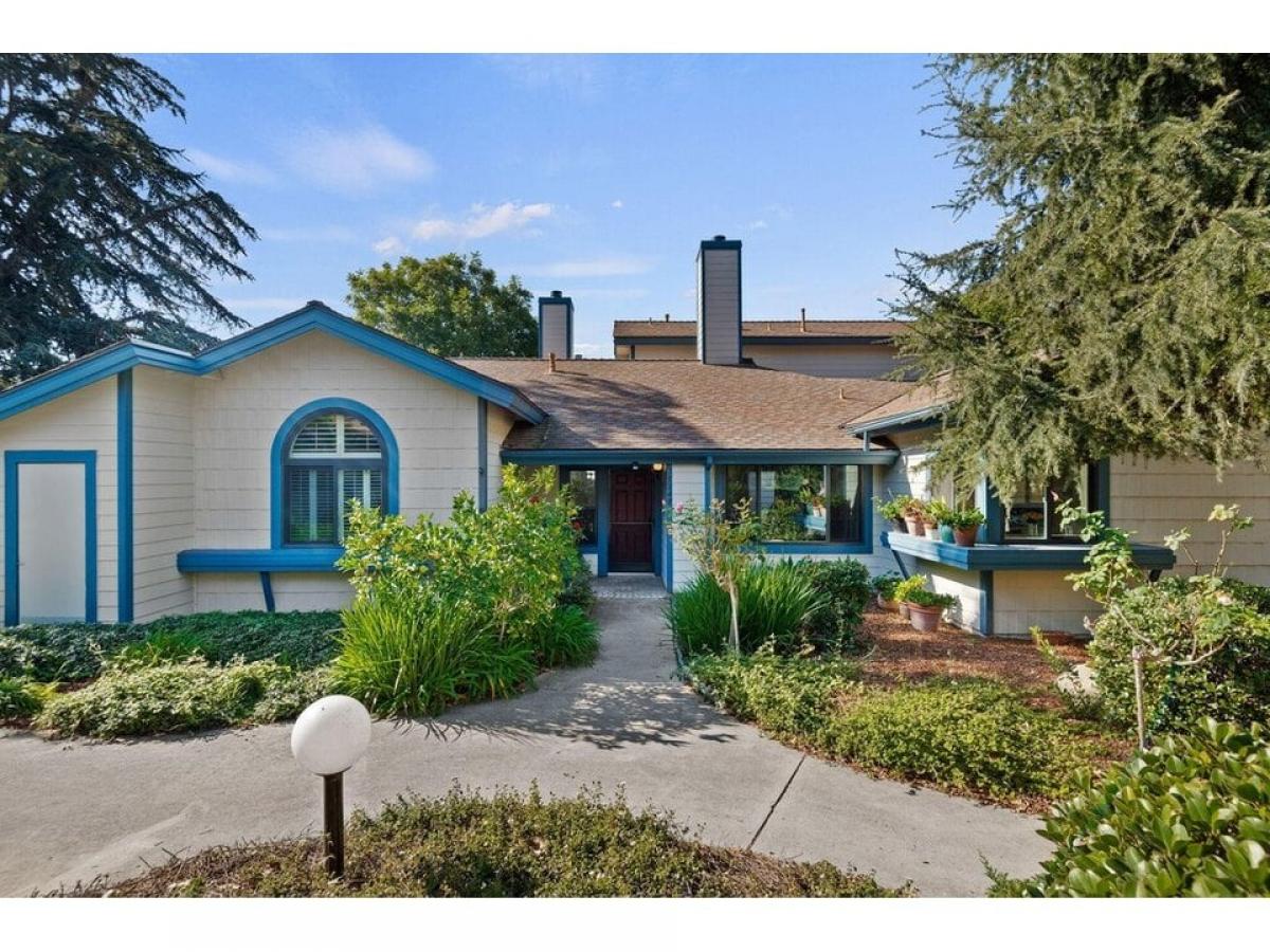 Picture of Home For Sale in Santa Barbara, California, United States