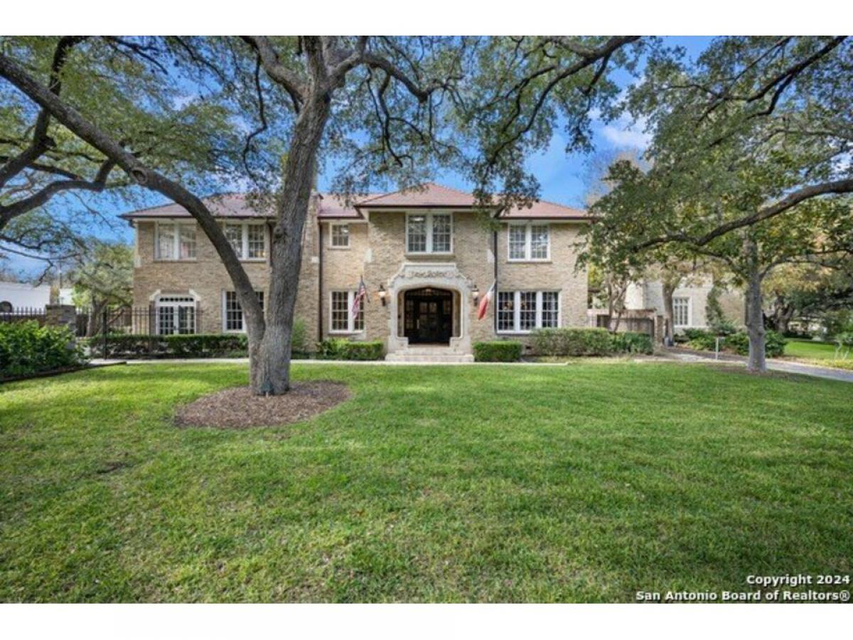 Picture of Home For Sale in Olmos Park, Texas, United States