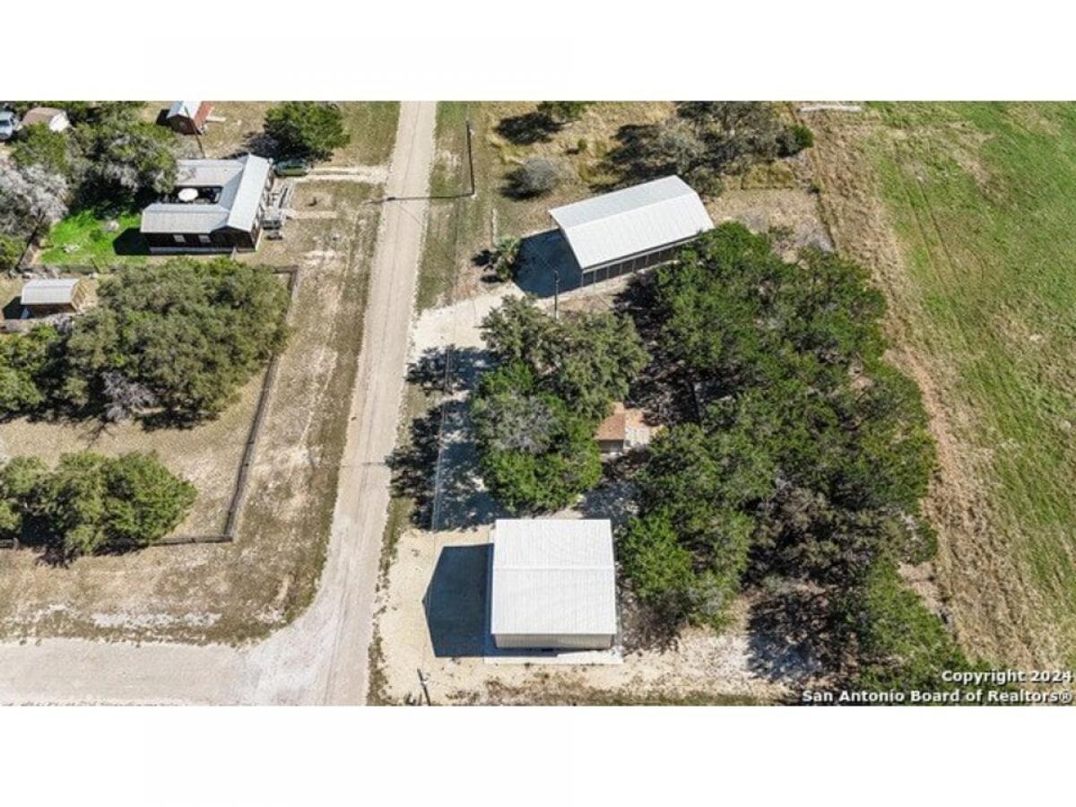 Picture of Residential Land For Sale in Bandera, Texas, United States