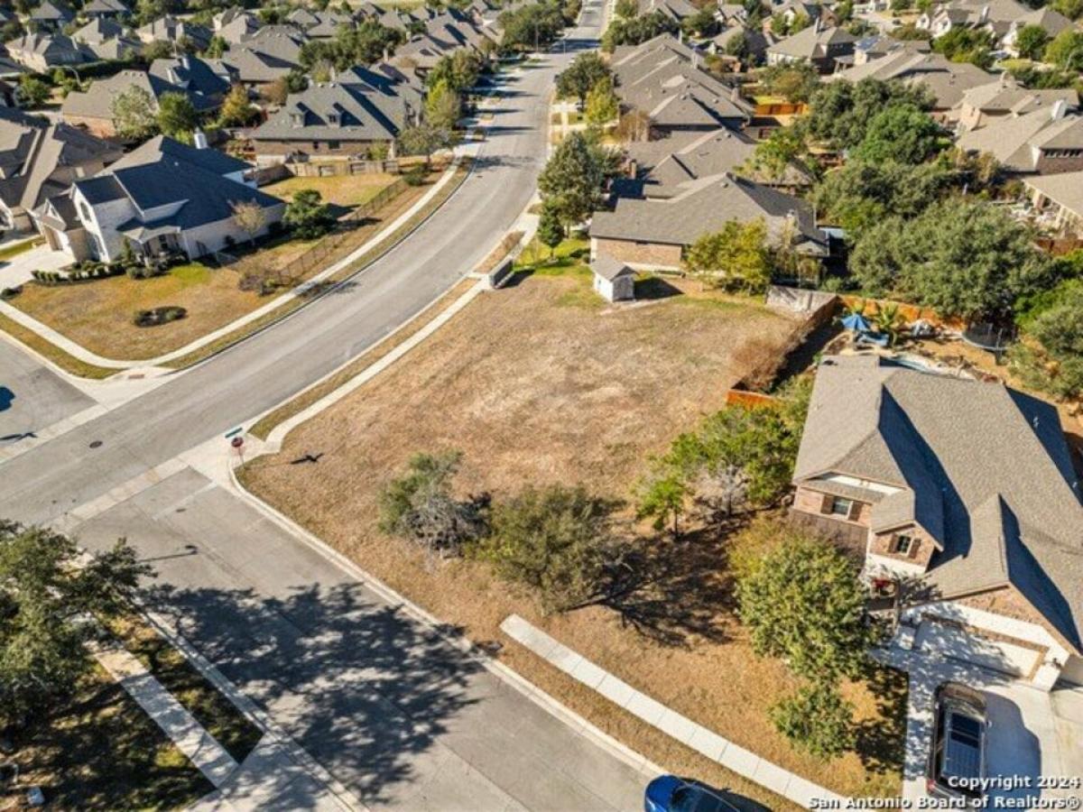 Picture of Residential Land For Sale in New Braunfels, Texas, United States